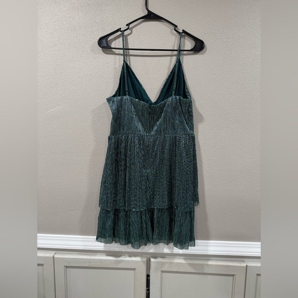 Buckle Trixxi Pleated Tiered Dress Shimmer - Picture 4 of 5